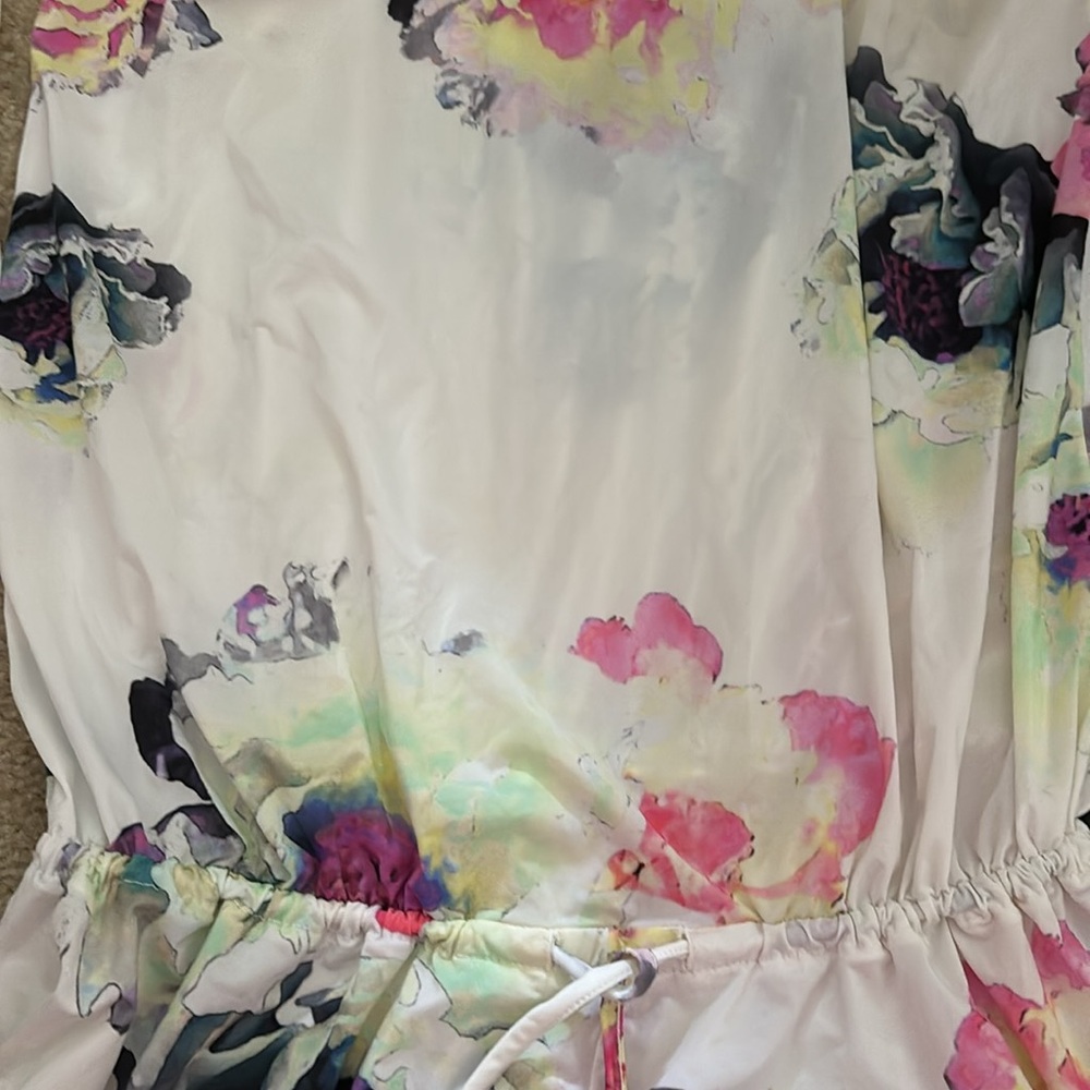 Poly romper - Picture 2 of 8
